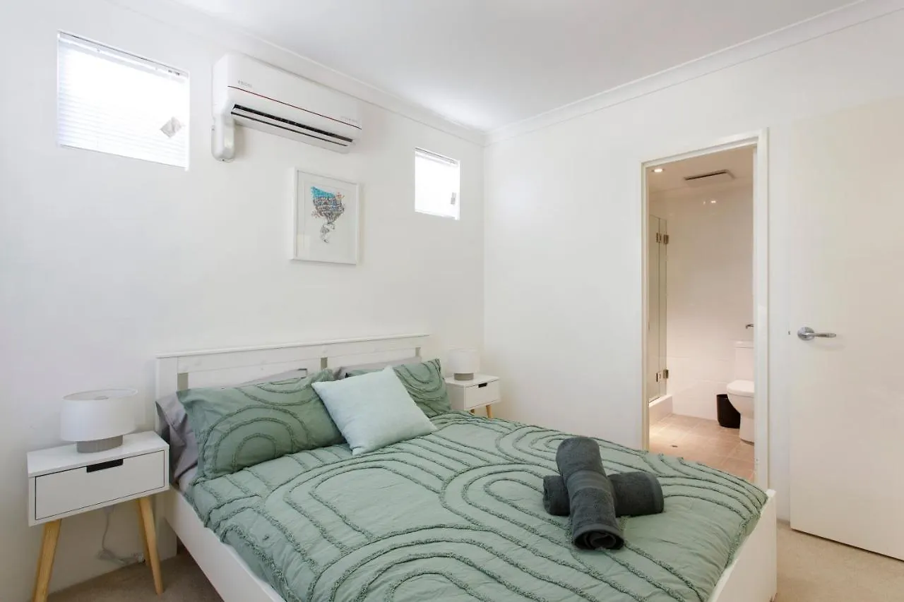 Suburban Living - 2 Bedroom Apartment Victoria Park Perth