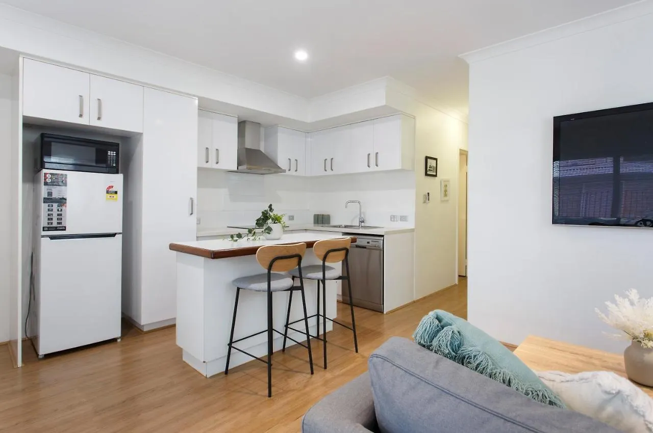 Suburban Living - 2 Bedroom Apartment Victoria Park Perth 0*,