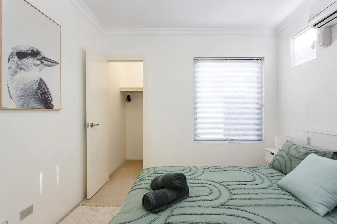 Suburban Living - 2 Bedroom Apartment Victoria Park Perth